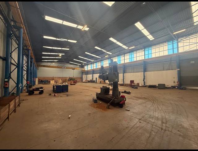 2,808M² WAREHOUSE TO LET IN ALRODE